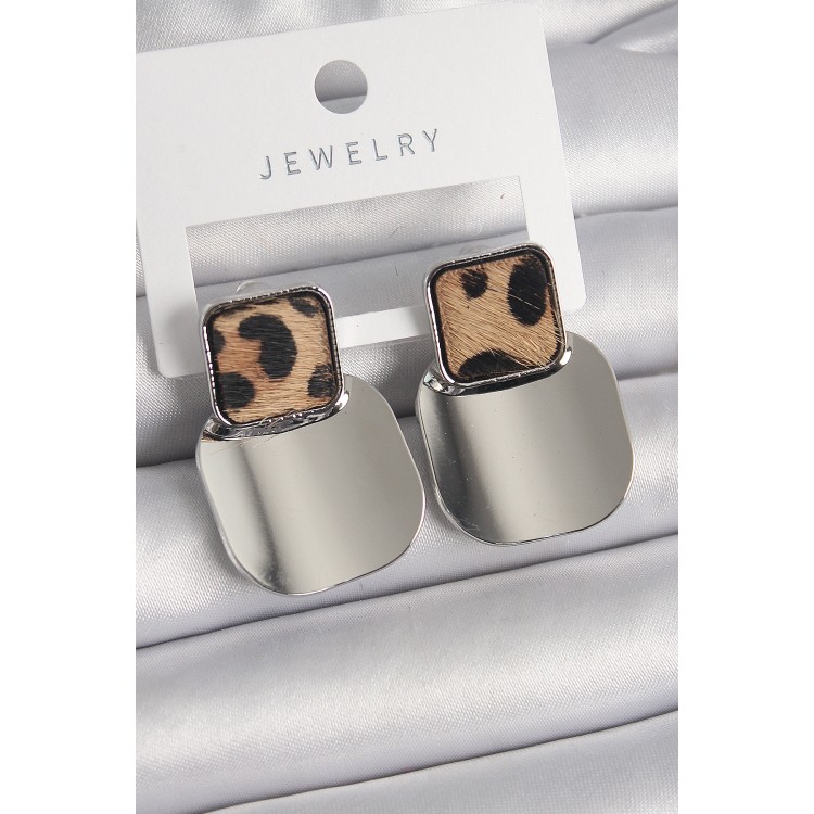 Pirinç Gümüş Renk Kare Plaka Leopar Desenli Kadın Küpe - TJ-BKP9886