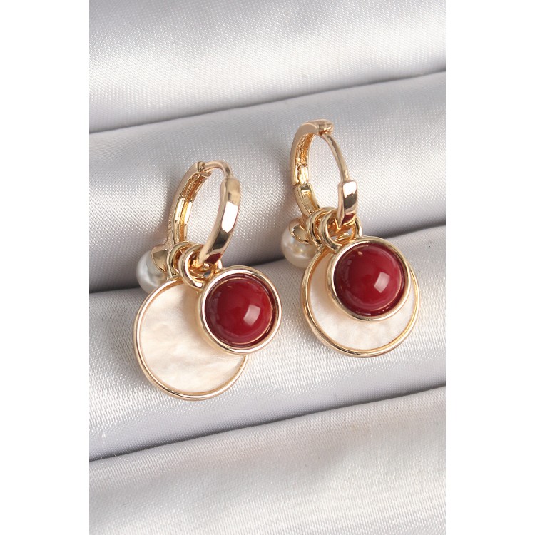 Pirinç Gold Renk Sallantı Beyaz Mineli Bordo Detay Kadın Küpe - TJ-BKP10362