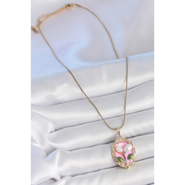 316L Çelik Gold Renk Zincir Pembe Mineli İncili Çiçek İşlemeli Portre Model Kadın Kolye - TJ-BKO10148
