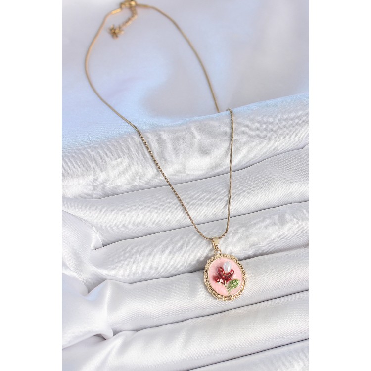 316L Çelik Gold Renk Zincir Pembe Mineli İncili Çiçek İşlemeli Portre Model Kadın Kolye - TJ-BKO10155