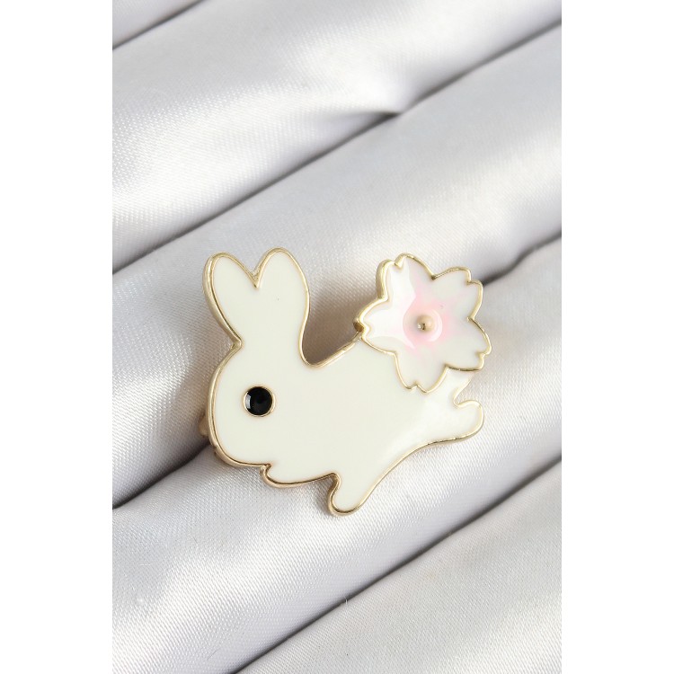 Mineli Çiçek Detaylı Krem Tavşan Figürlü Gold Renk Kadın Broş - TJ-BR452