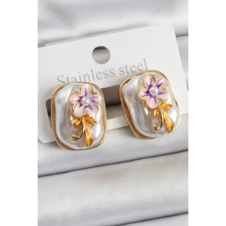 Pirinç Beyaz Mineli İnci Detaylı Çiçek Figürlü Sanatsal Portre Model Gold Renk Kadın Küpe - TJ-BKP10692