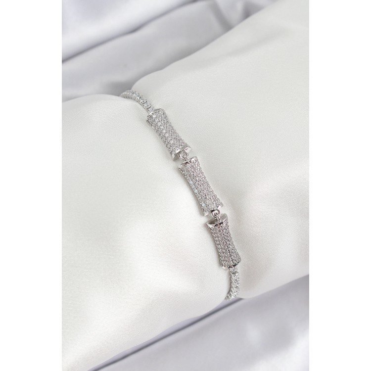 Pirinç Gümüş Renk Zirkon Taşlı Kemik Model Kadın Bileklik - TJ-BB7071