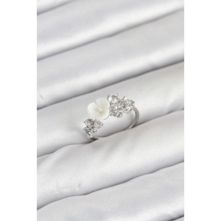 Pirinç Gümüş Renk Çiçek Model Zirkon Taşlı Kadın Yüzük - TJ-BYK3879