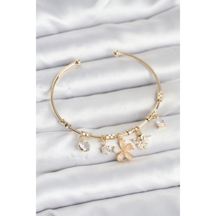 Çiçek ve Kelebek Charmlı Gold Renk Pirinç Kadın Bileklik - TJ-BB8049