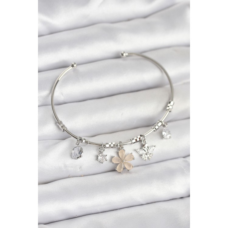 Çiçek ve Kelebek Charmlı Gümüş Renk Pirinç Kadın Bileklik - TJ-BB8050