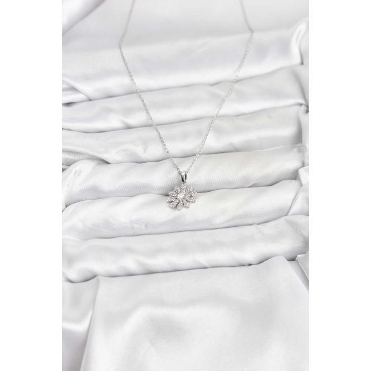 Pirinç Gümüş Renk Çiçek Model Kadın Kolye - TJ-BKO10806