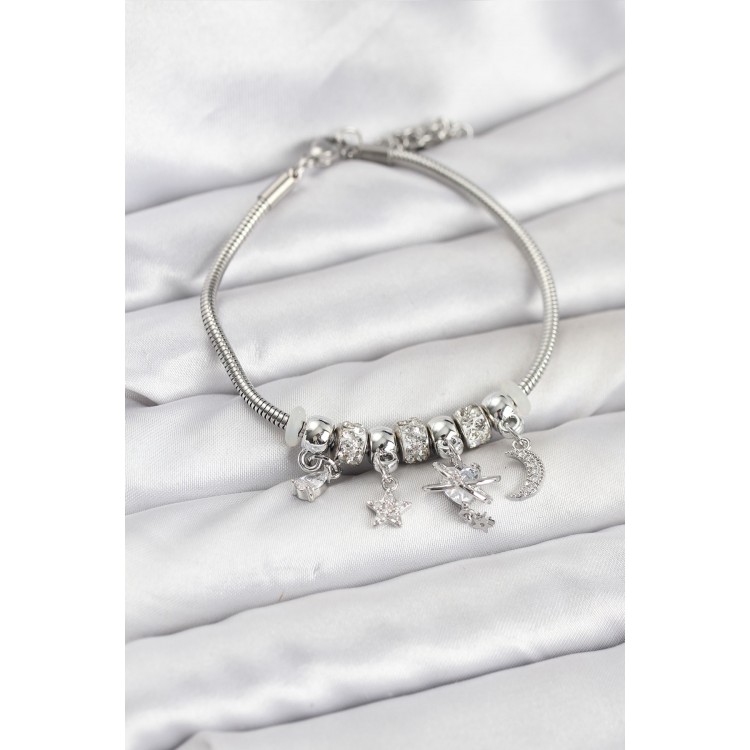 Pirinç Gümüş Renk Kalpli Model Charmlı Kadın Bileklik - TJ-BB8176