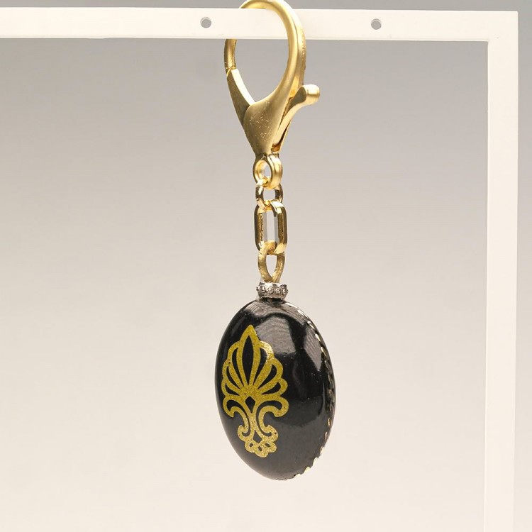 Motif Model Keychain