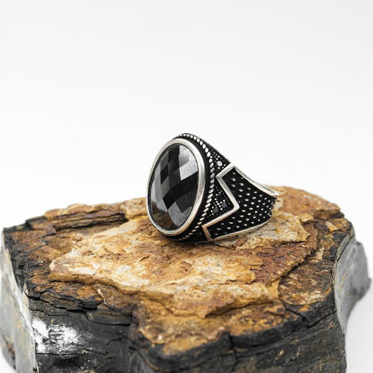 Facet Cut Opsidian Stone Model Men's Ring