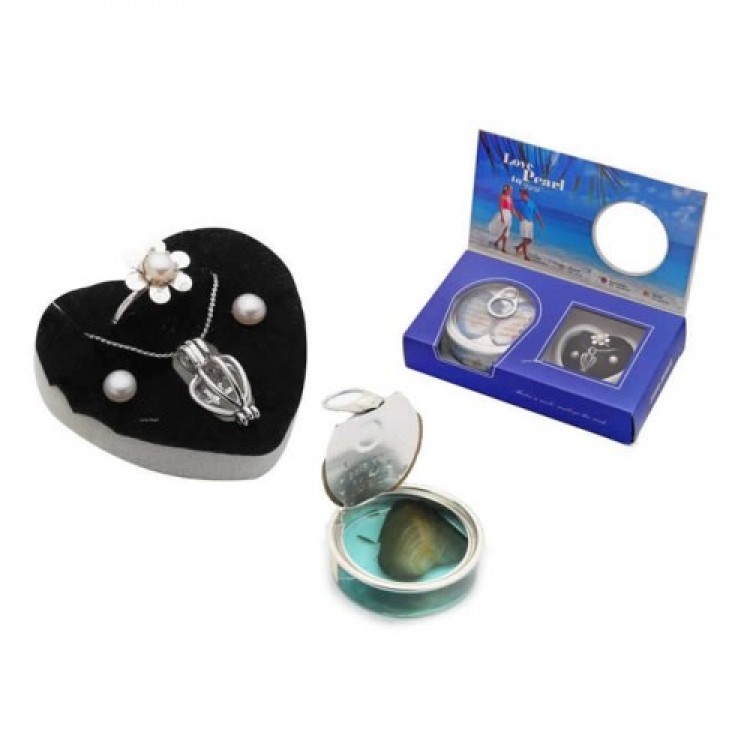 Real Pearl Necklace Inside an Oyster