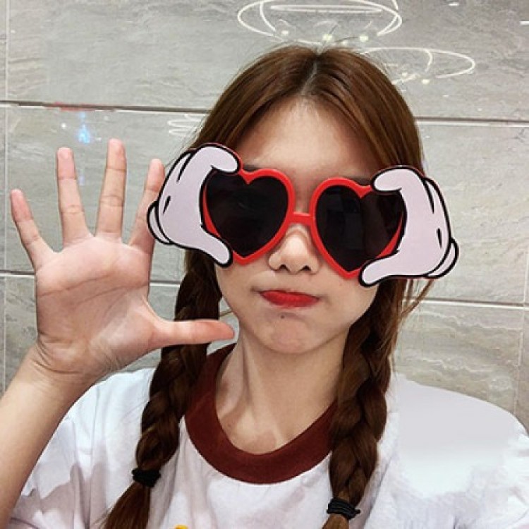 Red Heart-Shaped Hand-Shaped Party Glasses