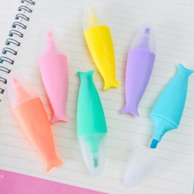 Phosphorescent Fish-Themed Colored Pencil Phosphorescent Fish-Themed Colored Pencil