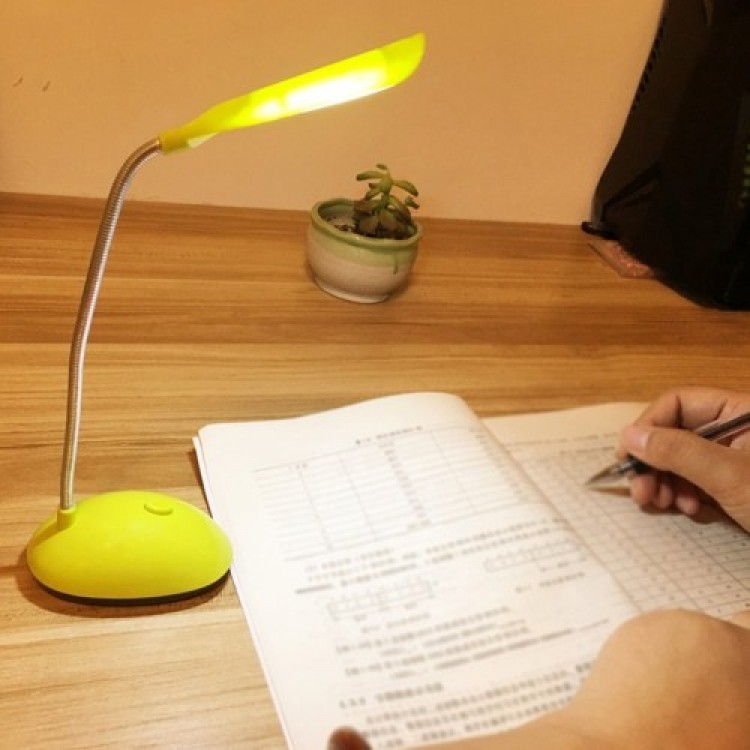 Small Flexible Desk Lamp