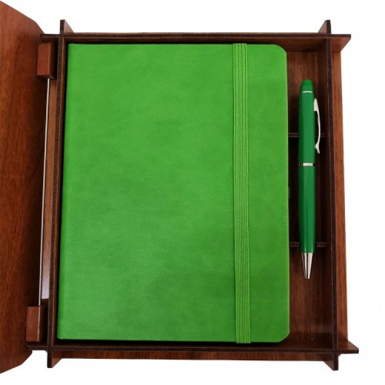 Dekoratif Yeşil Deri Kaplama Defter Ahşap Kutulu Hediyelik Vip Set Dekoratif Yeşil Deri Kaplama Defter Ahşap Kutulu Hediyelik Vip Set